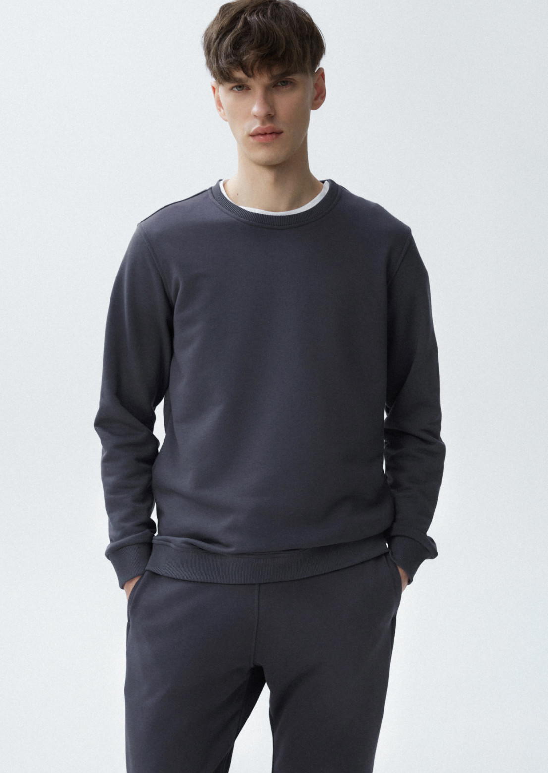 Light gri color men's basic three-thread sweatshirt 